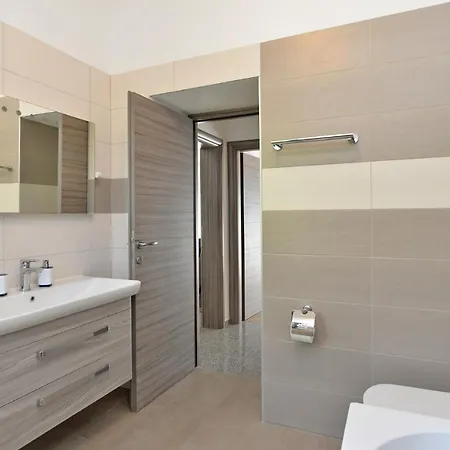 Holiday home House Roberto 1384