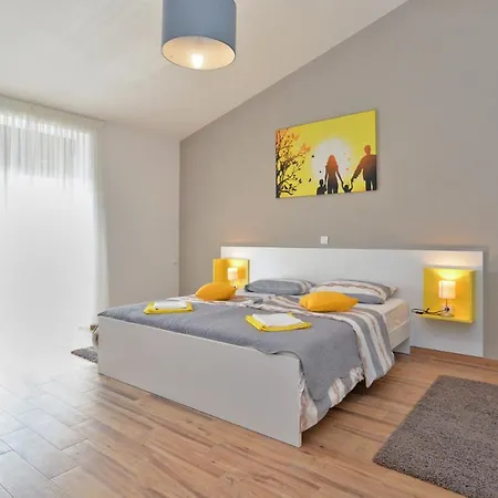 Holiday home House Roberto 1384