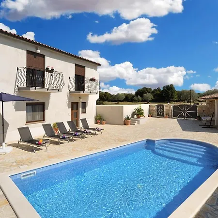 Holiday home House Roberto 1384 *