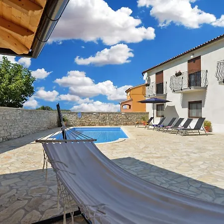 Holiday home House Roberto 1384