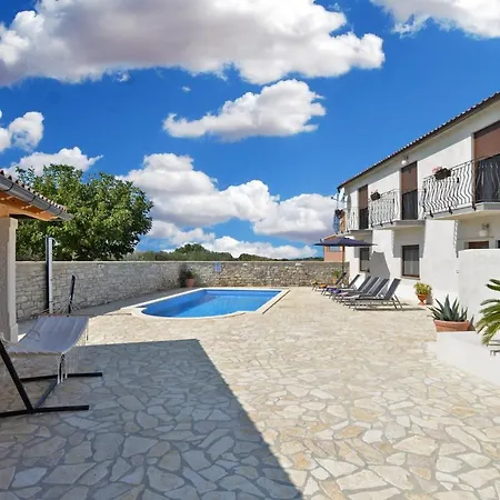 Holiday home House Roberto 1384 *