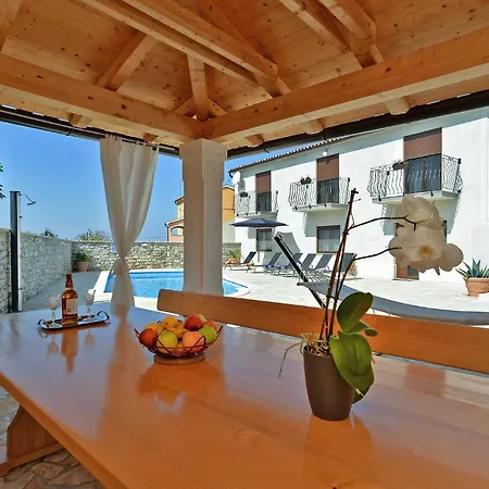 Holiday home House Roberto 1384 *