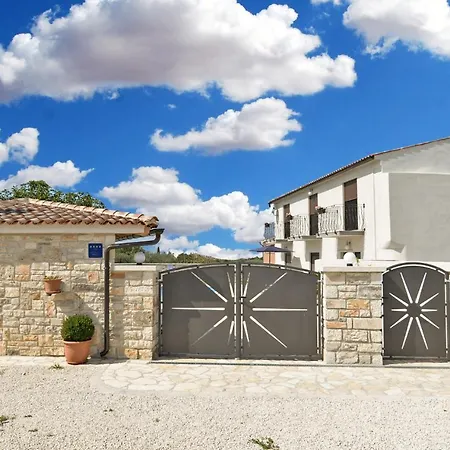 House Roberto 1384 Galižana