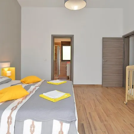 House Roberto 1384 Holiday home