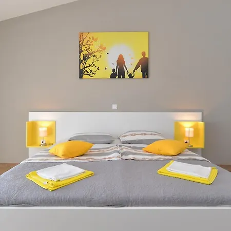 Holiday home House Roberto 1384 Galizana