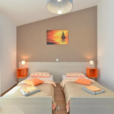 Holiday home House Roberto 1384