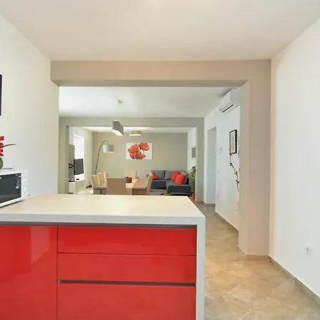 House Roberto 1384 Holiday home