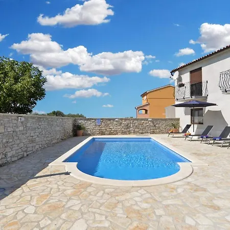 House Roberto 1384 Holiday home *