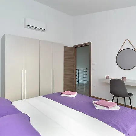 House Roberto 1384 Holiday home