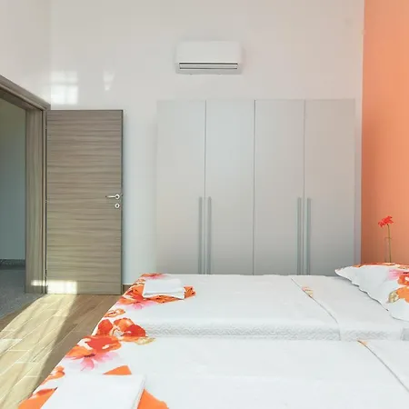 Holiday home House Roberto 1384 Galizana